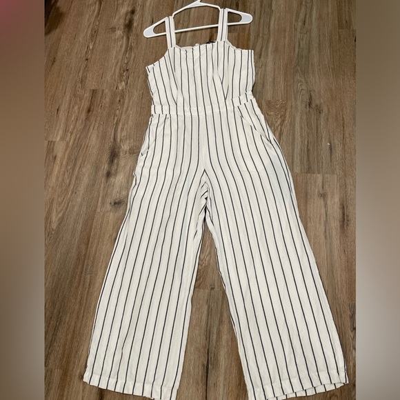 XS LOFT White & Grey Striped Jumpsuit— Perfect Outfit for Summer!! - Picture 5 of 9